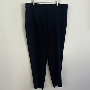 St. John Elegant Black Capris